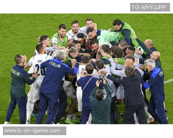 意大利标志足球的辉煌历史与文化传承探讨